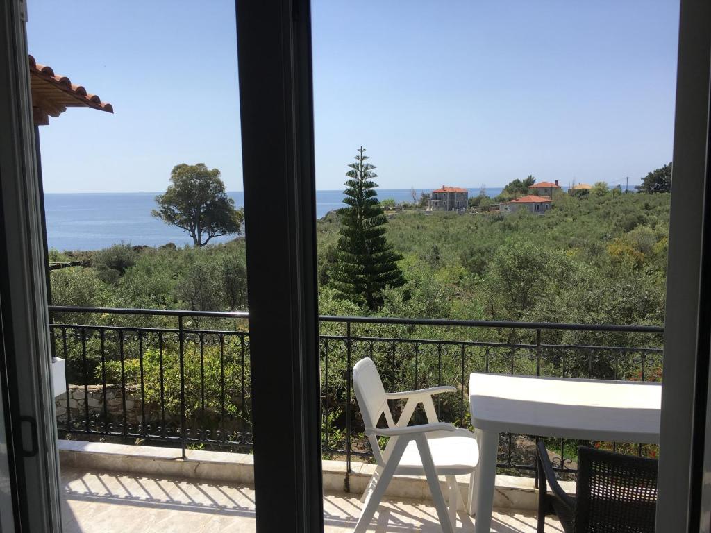 Kastraki Studios room 4